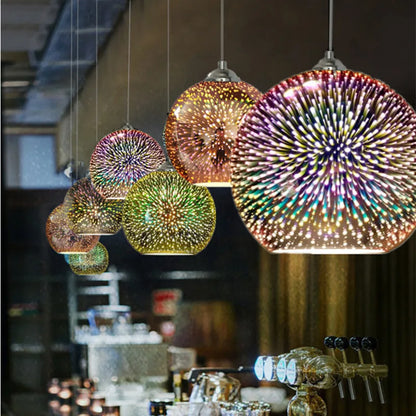 Lámpara colgante LED con bola de cristal DecorBites™ para una decoración interior elegante