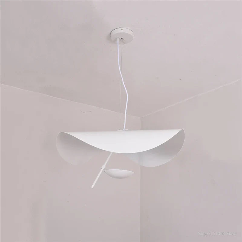 Lámpara colgante LED DecorBites™ con textura dorada para decoración de sala de estar y dormitorio.