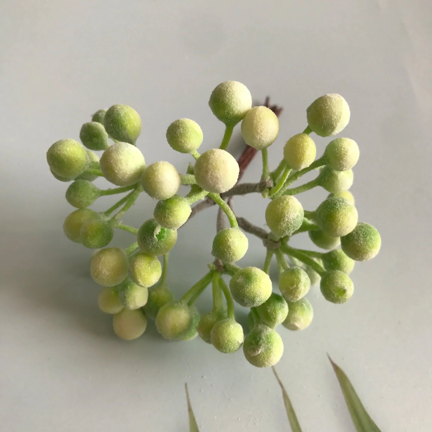 Paquete de estambres de bayas verdes DecorBites™ para decoración navideña y envoltorio de regalos DIY