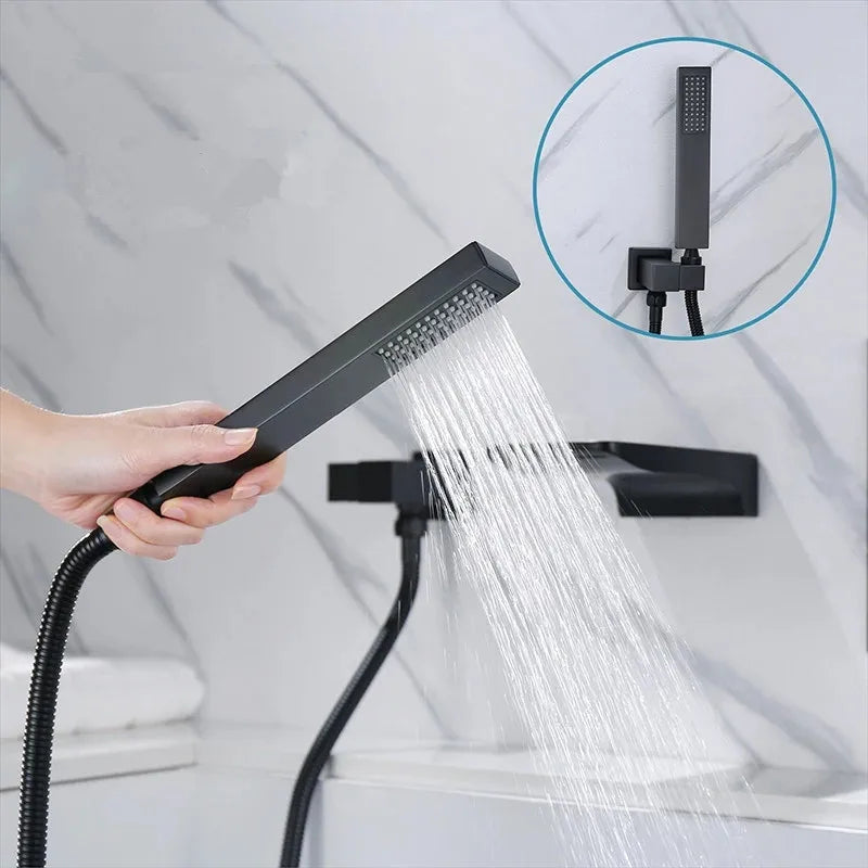 Juego de grifería para bañera y ducha Decorbites™ Gold con cascada de mano y mezclador