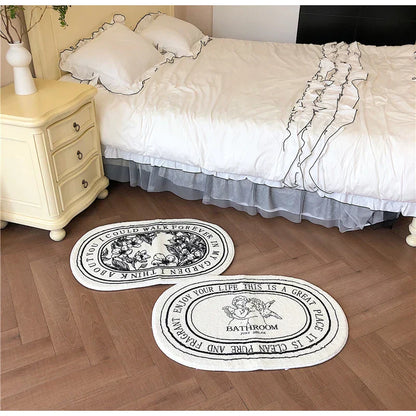 سجادة حمام مشعرة مطبوعة بنقشة ملائكية من DecorBites™ مقاس 40×60 سم