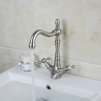 صنبور حوض دوار بمقبض مزدوج من DecorBites™ مصنوع من النحاس العتيق وخلاط دوار