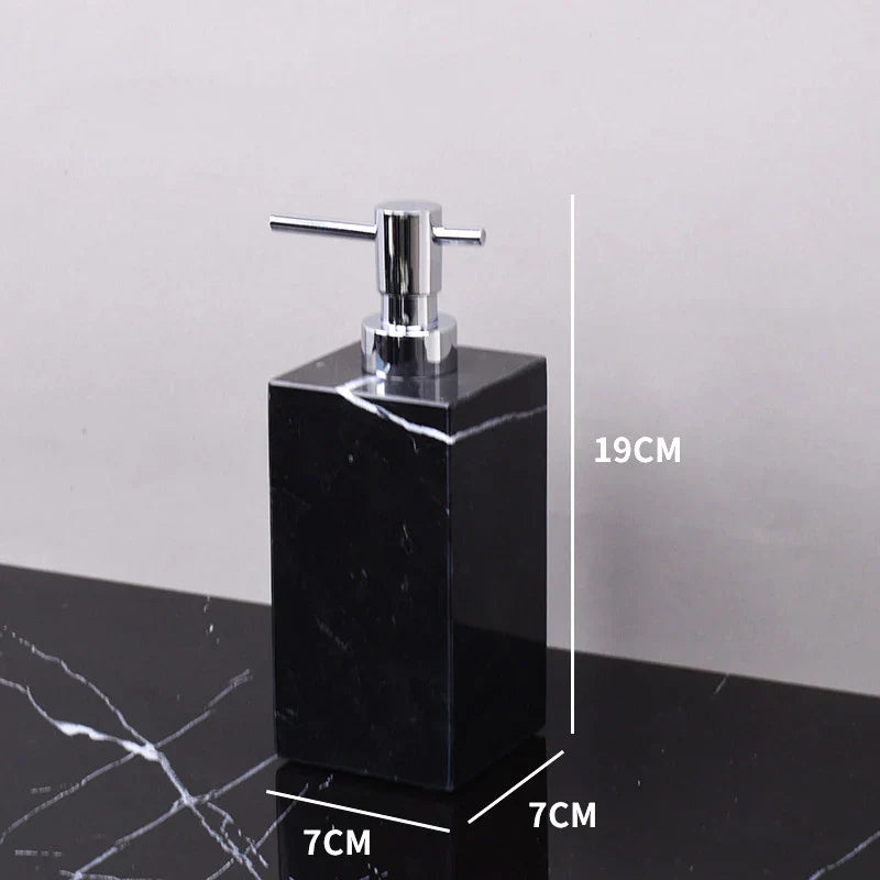 طقم حمام DecorBites™ من رخام ماركينا الأسود cue.opti