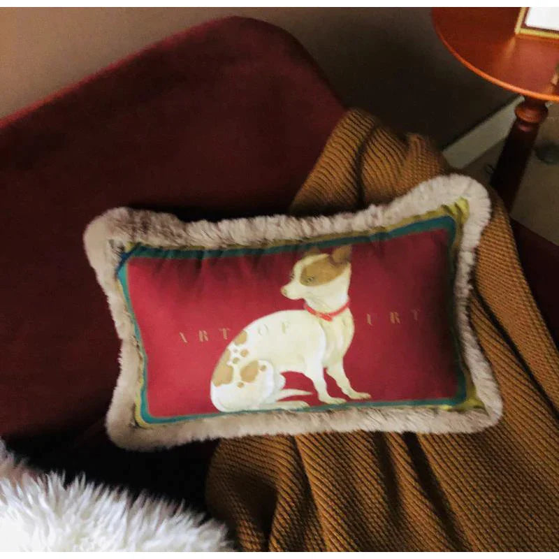 غطاء وسادة مزخرف من DecorBites™ بتصميم جرو المحكمة مع هامش من الفرو