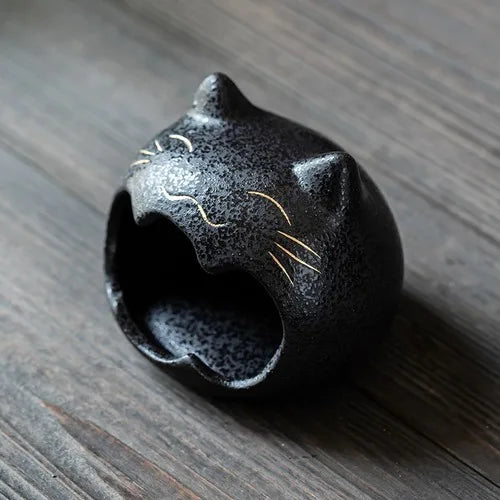 DecorBites™ Cartoon Cat Ceramic Ashtray for Household, Living Room - Large Capacity, Anti-Fly Ash