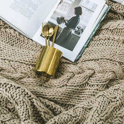 بطانية صوف محبوكة سميكة باللون البيج الكاكي من DecorBites™