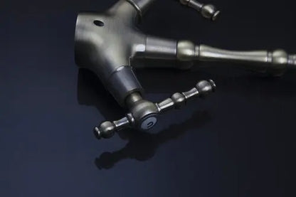 صنبور خلاط مطبخ دوار من ديكوربايتس™ مصنوع من النحاس العتيق