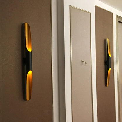 ديكوربايتس™ - مصباح حائط من أنبوب الألومنيوم باللون الأسود الذهبي لغرفة النوم وغرفة المعيشة