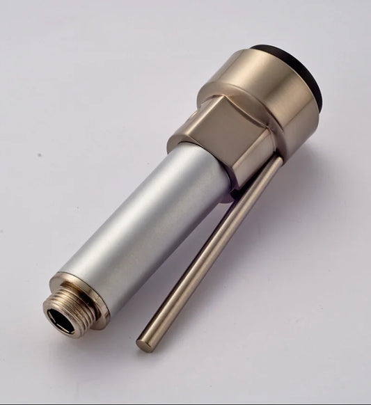 Cabezal rociador para grifo de cocina DecorBites™ con luz LED multicolor de 3 colores.