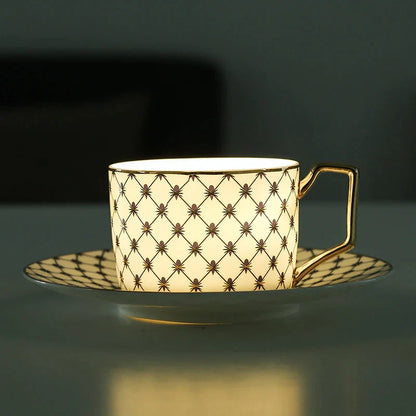 طقم قهوة DecorBites™ مكون من 3 قطع من الخزف الصيني العظمي سعة 200 مل وفنجان شاي من البورسلين باللون الذهبي الشمالي