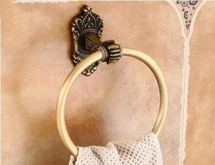 مجموعة إكسسوارات الحمام DecorBites™ المصنوعة من الألومنيوم المنحوت باللون البرونزي العتيق: رف مناشف، وحامل ورق، وخطافات