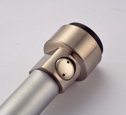 Cabezal rociador para grifo de cocina DecorBites™ con luz LED multicolor de 3 colores.