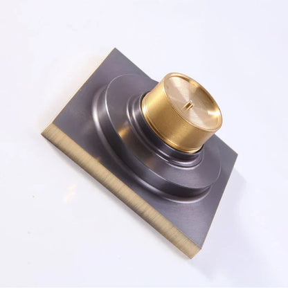 مصفاة شعر من ديكوربايتس™ بتصميم مربع من النحاس العتيق على شكل سمكة منحوتة على شكل مصرف أرضي للحمام