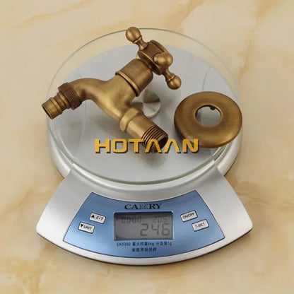 صنبور حوض حديقة مُثبت على الحائط من DecorBites™ بلمسة نهائية من النحاس العتيق