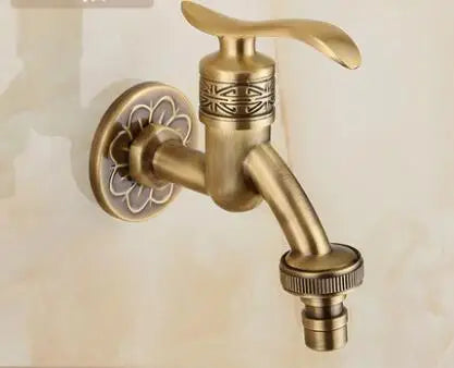 صنبور غسالة ملابس خارجية منحوت على شكل تنين من النحاس العتيق من DecorBites™ صنبور بارد