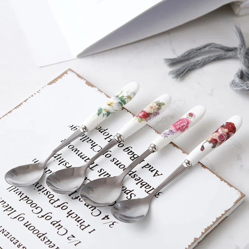 طقم ملاعق قهوة DecorBites™ مكون من 6 قطع، مصنوع من الخزف العظمي الأوروبي وأدوات مائدة من الفولاذ المقاوم للصدأ