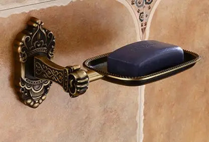 مجموعة إكسسوارات الحمام DecorBites™ المصنوعة من الألومنيوم المنحوت باللون البرونزي العتيق: رف مناشف، وحامل ورق، وخطافات