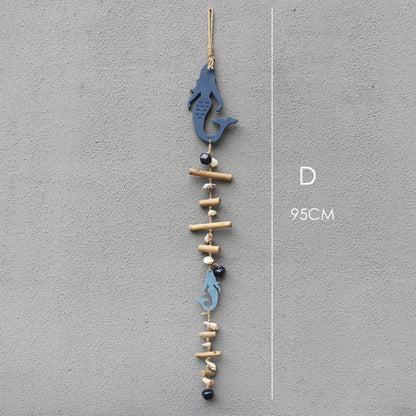 ديكور بايتس™ - قلادة على شكل سمكة زرقاء على شكل خادمة بحرية مصنوعة من أجراس خشبية عائمة لتزيين الحائط