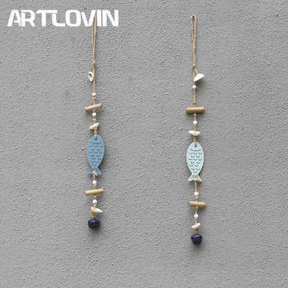 ديكور بايتس™ - قلادة على شكل سمكة زرقاء على شكل خادمة بحرية مصنوعة من أجراس خشبية عائمة لتزيين الحائط