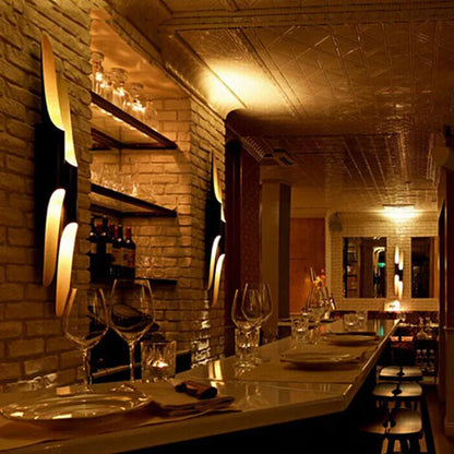 ديكوربايتس™ - مصباح حائط من أنبوب الألومنيوم باللون الأسود الذهبي لغرفة النوم وغرفة المعيشة