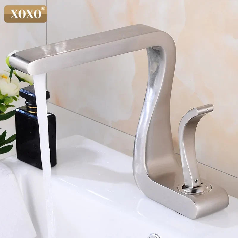 صنبور حوض بمقبض واحد من DecorBites™ مصنوع من النحاس الأسود، خلاط حوض حمام مثبت على السطح