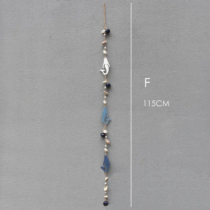 ديكور بايتس™ - قلادة على شكل سمكة زرقاء على شكل خادمة بحرية مصنوعة من أجراس خشبية عائمة لتزيين الحائط
