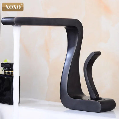 صنبور حوض بمقبض واحد من DecorBites™ مصنوع من النحاس الأسود، خلاط حوض حمام مثبت على السطح