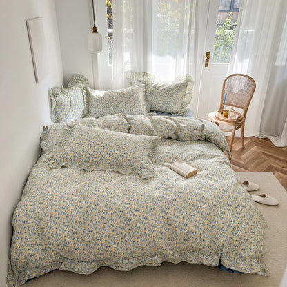 طقم سرير الأميرة بطبعة غاردينيا من ديكوربايتس™ مع كشكشة وأغطية وسائد