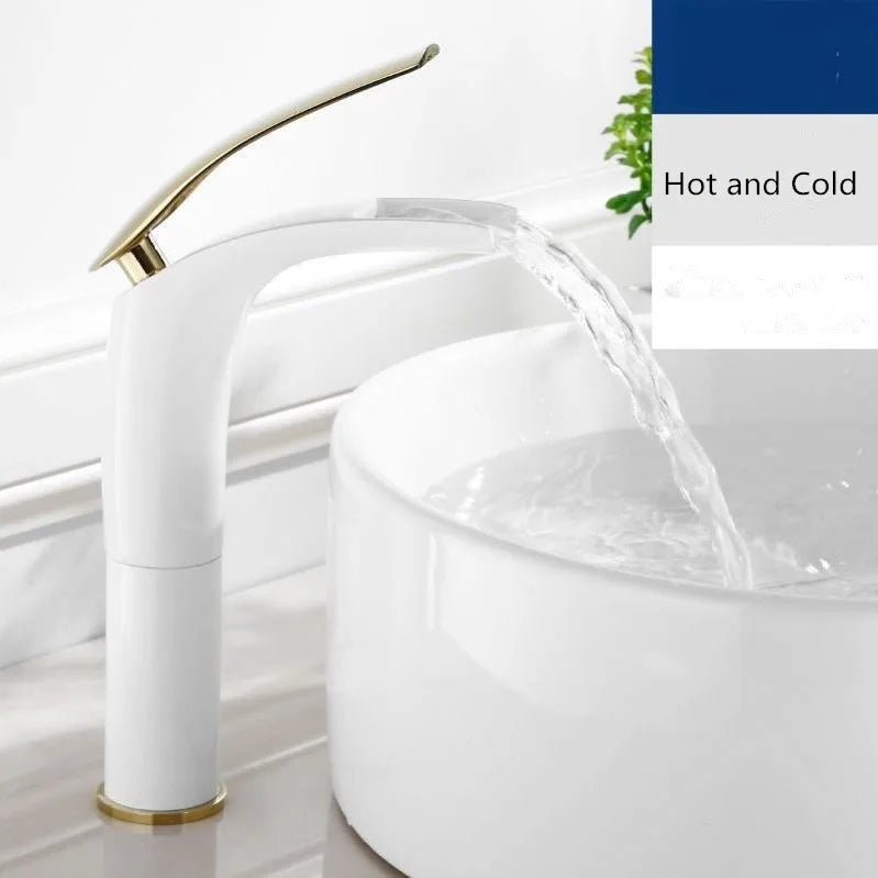 سلة مهملات ديكوربايتس™ من الفولاذ المقاوم للصدأ باللون الذهبي سعة 9 لتر