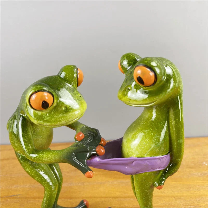 DecorBites™ Leggy Frog Couple Figurine: Modern Wedding Home Decor Statue