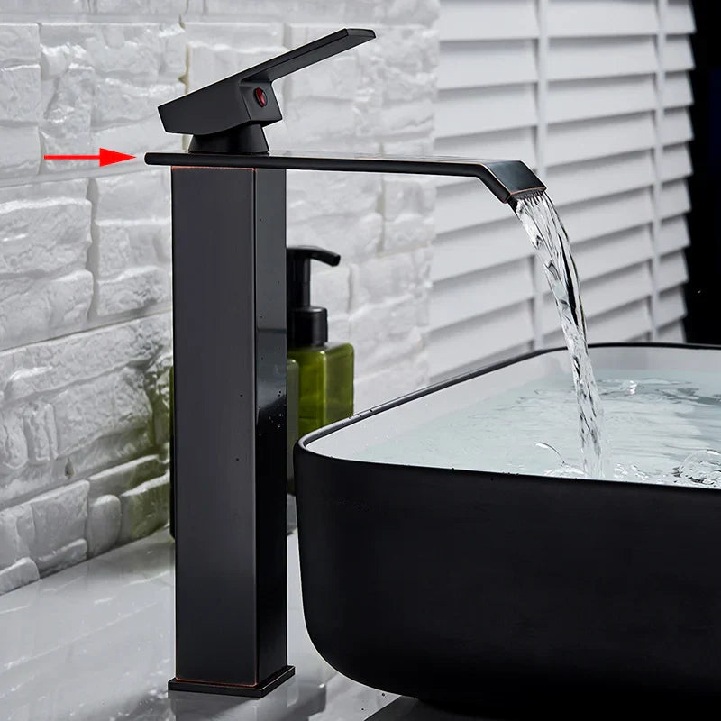 Grifo de Lavabo de la Cuenca de Oro Decorbites™ Mezclador de un Solo Nivel para Agua Caliente y Fría en el Baño