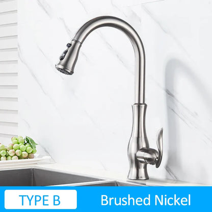 Grifo de cocina DecorBites™ dorado con caño giratorio y rociador extraíble