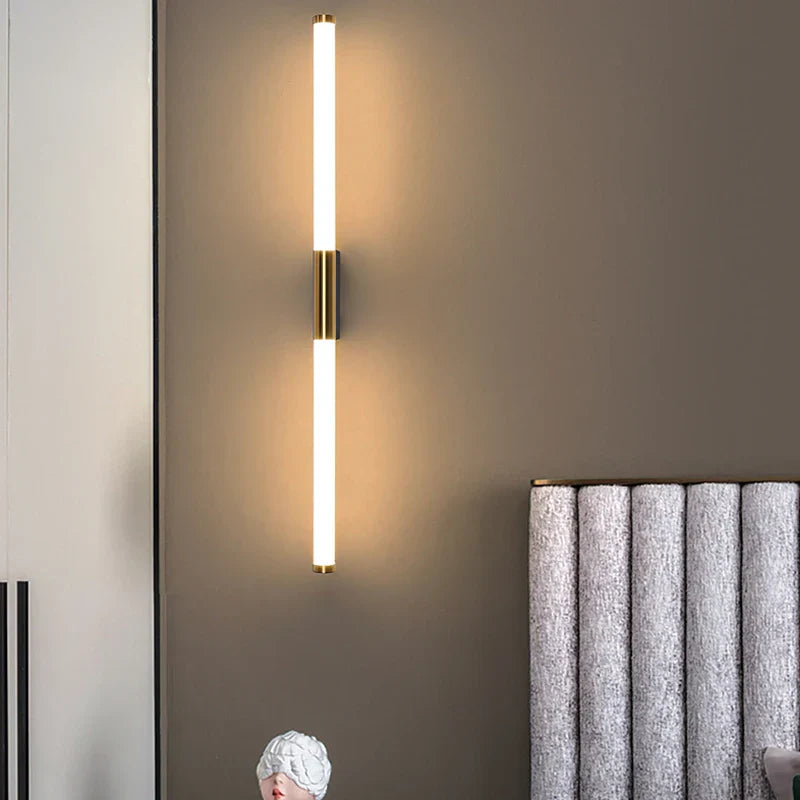 Aplique de pared lineal LED DecorBites™ con tubo metálico dorado para sala de estar, dormitorio y pasillo