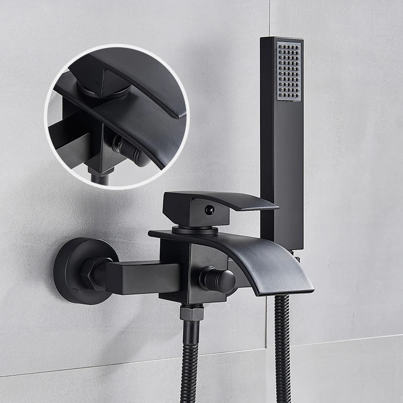 Grifo de ducha y bañera DecorBites™ de montaje en pared, color negro, con caño tipo cascada