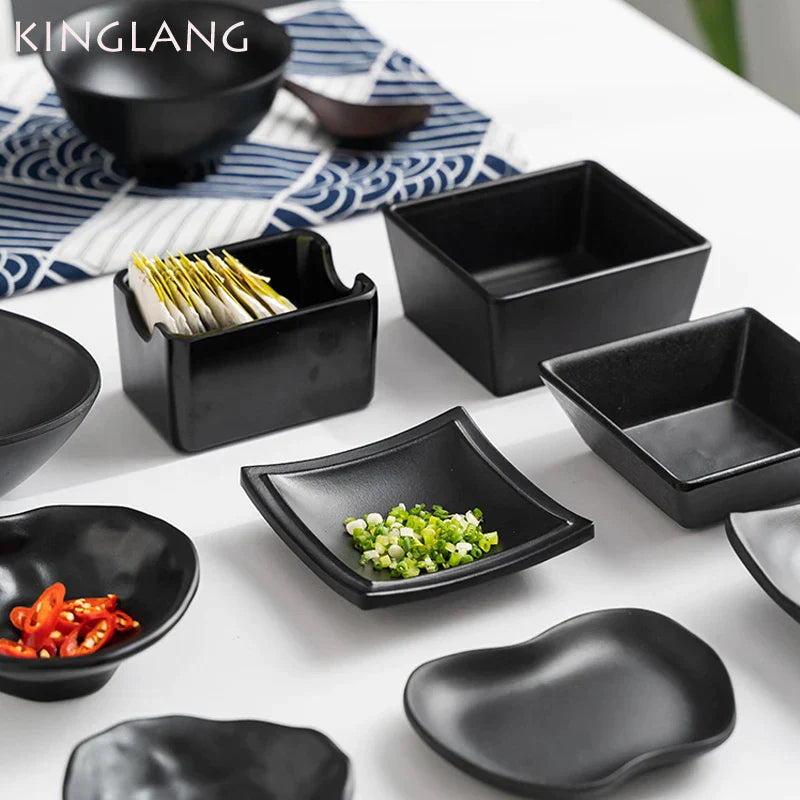 طقم أطباق وأطباق صلصة غمس بلاستيكية من الميلامين الأسود من DecorBites™ - عبوة من 4 قطع