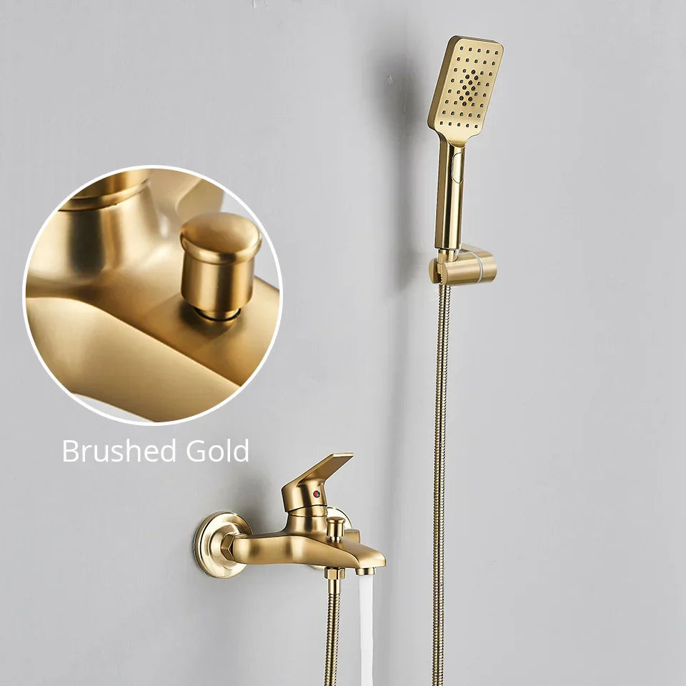 Juego de grifo mezclador para ducha DecorBites™ en oro cepillado con válvula de control negra para montaje en pared