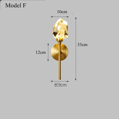 Aplique de pared LED de cristal DecorBites™ con acabado en cobre para una decoración moderna y lujosa del hogar.