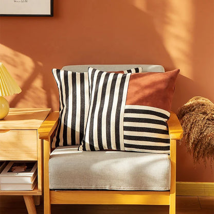 غطاء وسادة من الجلد الصناعي المخطط باللون الأسود من DecorBites™ مقاس 45×45 سم لديكور المنزل