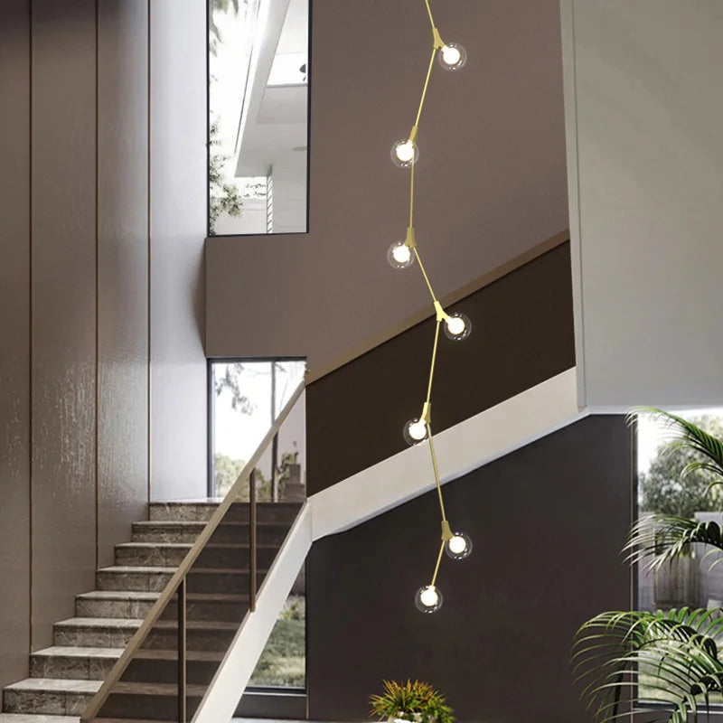 Lámpara de araña de bolas de cristal DecorBites™ para la decoración de escaleras de hoteles y villas