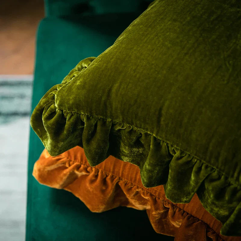 غطاء وسادة أوروبي فاخر من المخمل البرتقالي المُكشكش من DecorBites™ - أناقة على الطراز الفرنسي