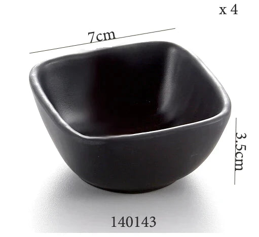 طقم أطباق وأطباق صلصة غمس بلاستيكية من الميلامين الأسود من DecorBites™ - عبوة من 4 قطع