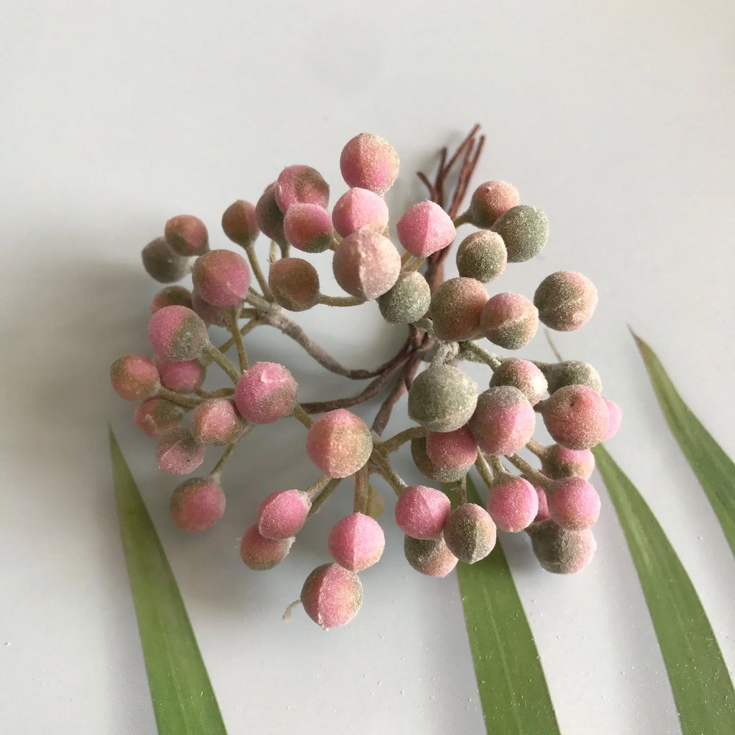 Paquete de estambres de bayas verdes DecorBites™ para decoración navideña y envoltorio de regalos DIY