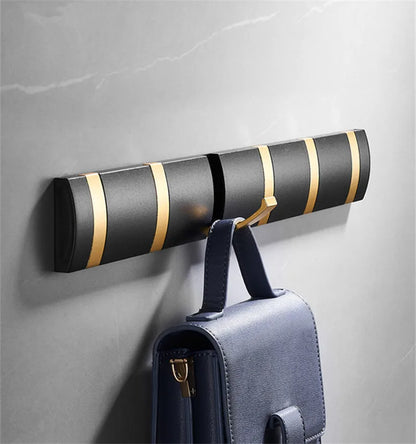 خطاف رداء قابل للطي من الألومنيوم من DecorBites™ باللون الأسود والذهبي، يُعلق على الحائط، ويُعلق على باب المطبخ