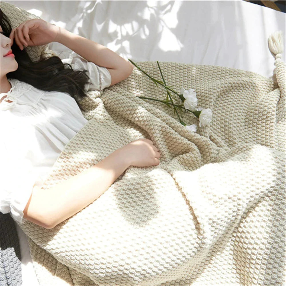 Woolen Ball Knit Blanket