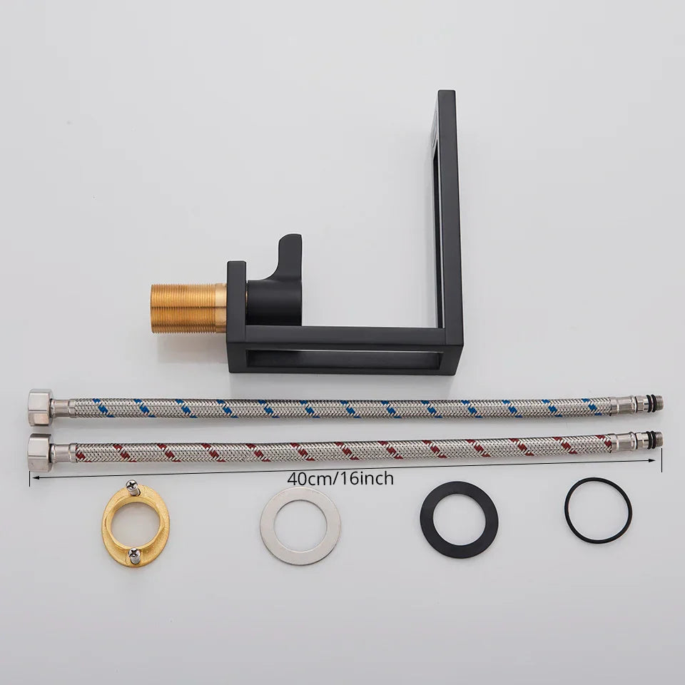 صنبور حوض أسود من DecorBites™: خلاط حمام نحاسي لحوض السفينة، ماء بارد وساخن