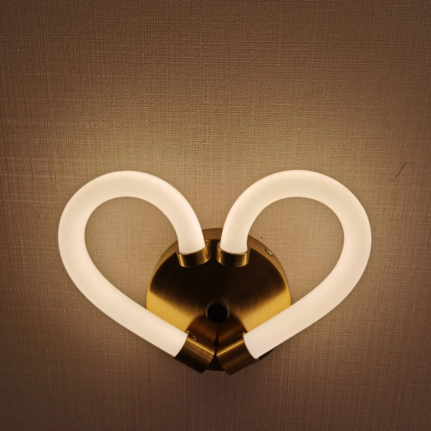 مصباح حائط LED بحلقة أكريليك من DecorBites™ للديكور الداخلي الحديث، إضاءة غرفة المعيشة وغرفة النوم