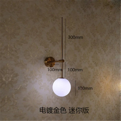 Lámpara de pared LED con bola de cristal DecorBites™ para una decoración minimalista moderna.