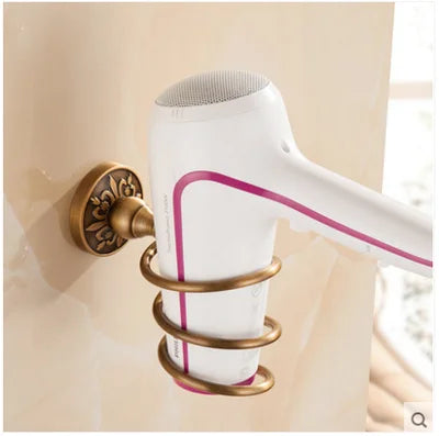 مجموعة إكسسوارات الحمام المنحوتة من البرونز العتيق من DecorBites™: رف مناشف، حامل ورق، حامل فرشاة المرحاض، خطافات