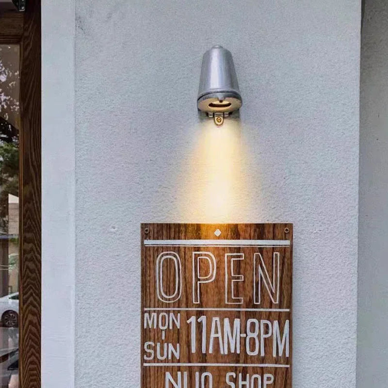 Aplique de pared industrial retro DecorBites™ de aluminio fundido, estilo medieval, para hogar, oficina o cafetería.