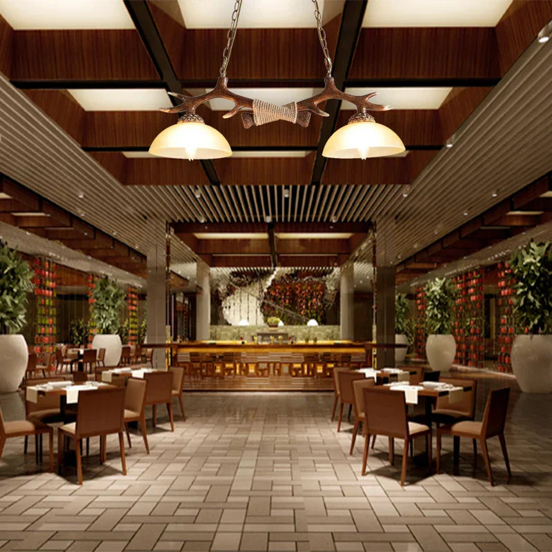 ثريا ديكوربايتس™ الراتنجية من قرون الغزلان: مصباح معلق نورديك لغرفة المعيشة/الطعام، أو البار، أو المقهى